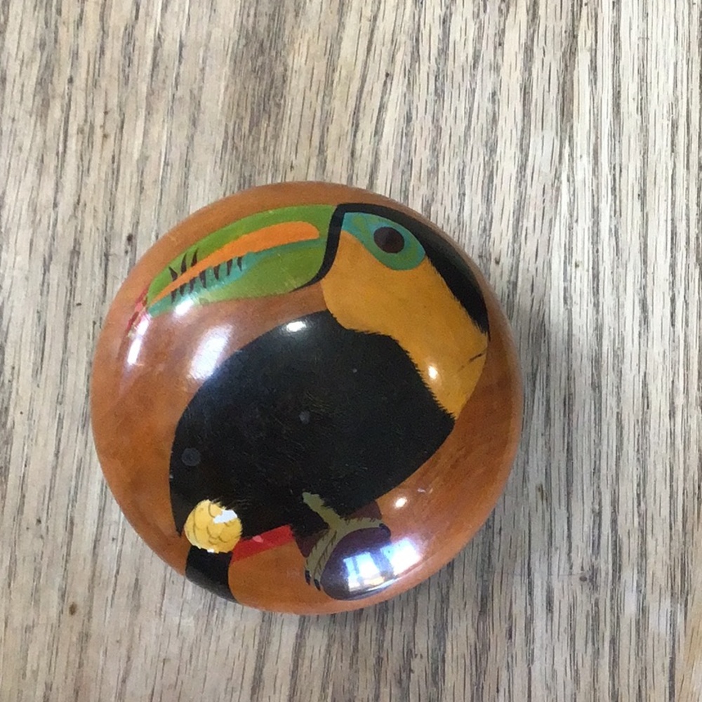 Wooden trinket holder toucan
